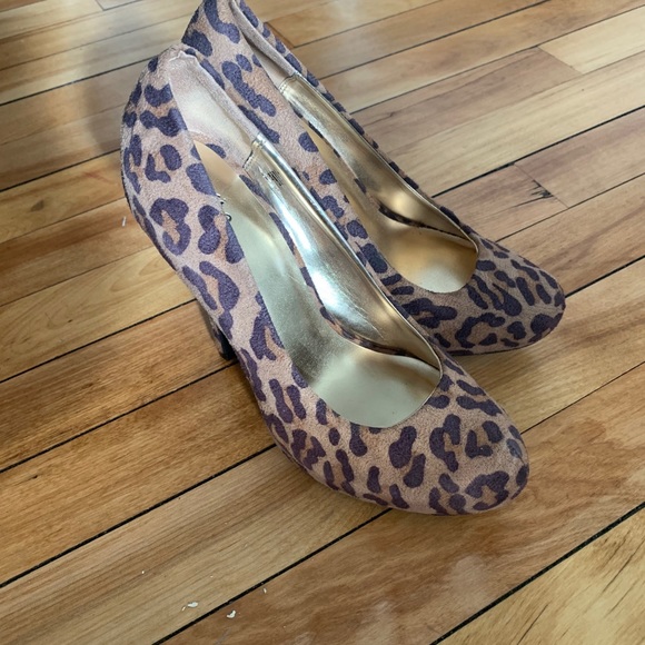 Mossimo leopard heels - Picture 3 of 7